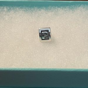 Pandora alpha P Charm